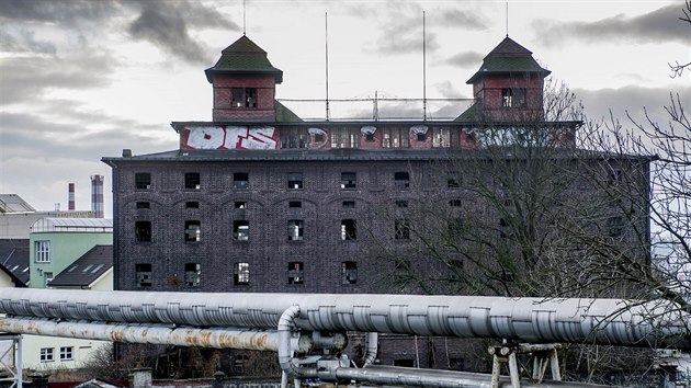 Hradeck magistrt chce zachrnit silo s cihlovou fasdou u ndra. (leden 2015)