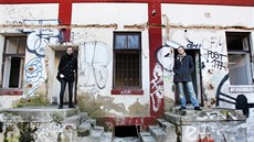 Martin Koubek (vlevo) a Jan �erek z iniciativy Kulturou proti chátrání cht�jí...