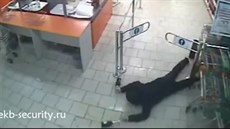 Nevydaená kráde alkoholu v obchod v Rusku.