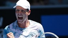 eský tenista Tomá Berdych se raduje z vítzství v duelu 3. kola Australian...