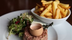 Tatarák po francouzsku z pra�ské restaurace Na kopci.