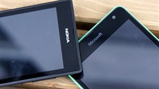 Loga Nokia a Microsoft na smartphonech Lumia