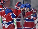 GÓLOVÁ RADOST. Hokejisté Montrealu oslavují rozhodující gól v zápase NHL proti...