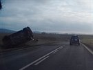 Nehoda u obce Horní Lukavice, po ní viník ujel. (30. ledna 2015)
