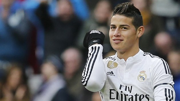 James Rodriguez, zlonk Realu Madrid, oslavuje svoji trefu.