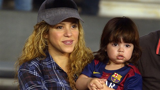 Shakira a její syn Milan (Barcelona, 18. října 2014)