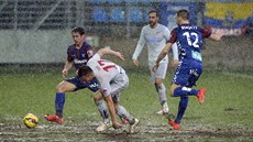 T̎KÉ PODMÍNKY. Prbh zápasu panlské ligy Atletico Madrid vs. Eibar...