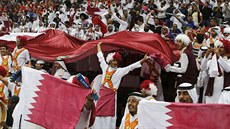 Katarští fanoušci v semifinále MS házenkářů.
