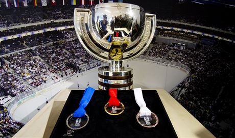 Sada medail pro hokejov ampiont v Praze a Ostrav a pohr pro vtze