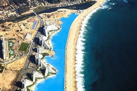 San Alfonso del Mar, Algarrobo, Chile. Hotel se pyn druhm nejvtm baznem...