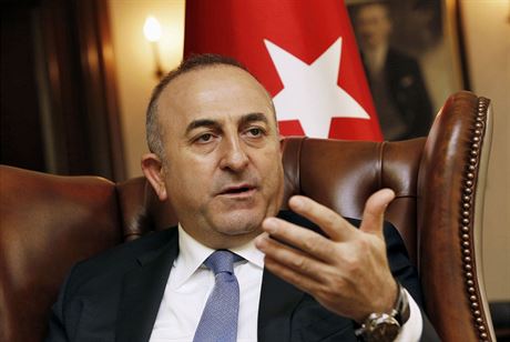 Turecký ministr zahranií Mevlüt Çavuoglu (4. února 2015).