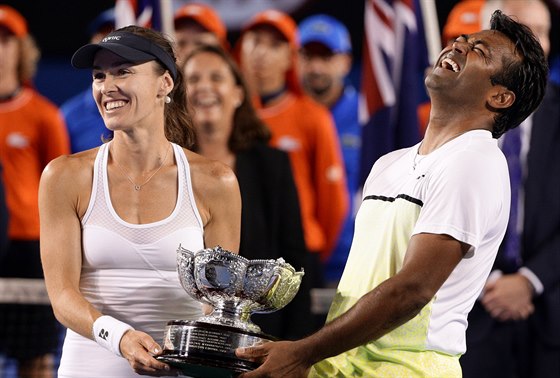Martina Hingisová a Leander Paes - vítzové smíené tyhry na Australian Open.