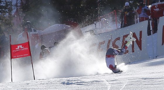 SMOLNÝ KONEC. Bode Miller jel v superobím slalomu na MS výborn, jene nakonec...