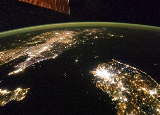 Satelitní snímek KLDR ukazuje, jak na tom zem co se týe elektiny, je. ínská...