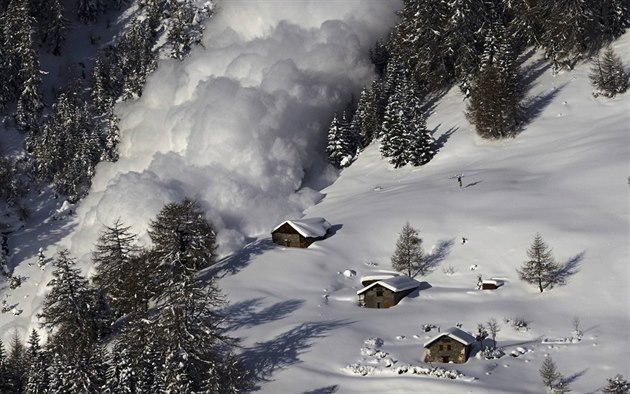 V lavinách na severu Itálie zahynuli čtyři lidé, další jsou zranění