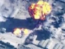 Snímek poízen z videa jordánské armády. Zásah cíle Islámského státu...