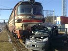 Nehoda osobního auta a nákladního vlaku v obci Kaplice.