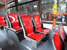 Sedaky v nových autobusech podle cestujících klouou.