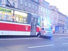 Nehoda auta a tramvaje
