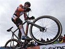 Mathieu Van Der Poel skáe za titulem cyklokrosového mistra svta. Ve dvaceti...