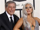 Tony Bennett a Lady Gaga picházejí na ceremoniál letoních Grammy.