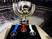 Sada medailí pro hokejový šampionát v Praze a Ostravě a pohár pro vítěze