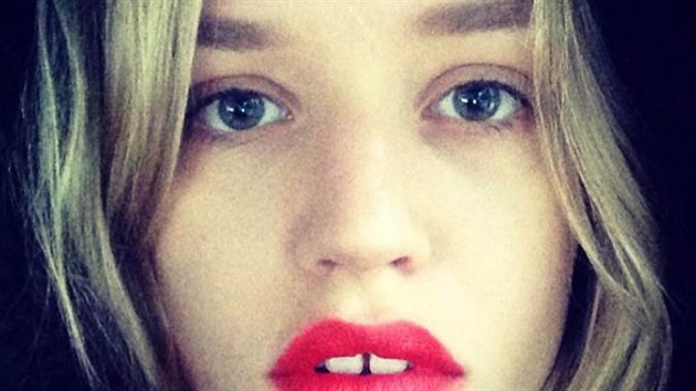 Modelka Georgia May Jaggerov v kampani SmearForSmear