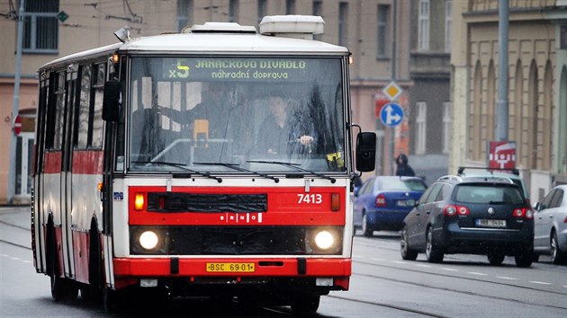 V Brn dojezd legendrn karosy, nahrad je modern autobusy na plyn.