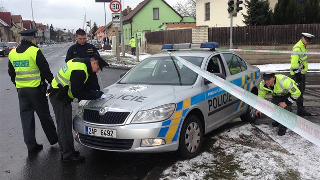 Policist honili ujdjc Audi, v Dolnch Mcholupech idi narazil do dodvky a dal se na tk.