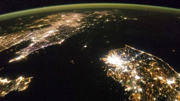 Satelitní snímek KLDR ukazuje, jak na tom zem co se týe elektiny, je. ínská...