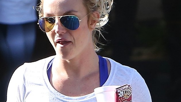Britney Spears pi odchodu z tanenho studia, kter navtvuje denn.