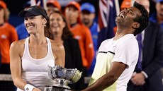 Martina Hingisová a Leander Paes - vítězové smíšené čtyřhry na Australian Open.
