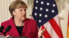 Nmecká kancléka Angela Merkelová po jednání s americkým prezidentem Barackem...