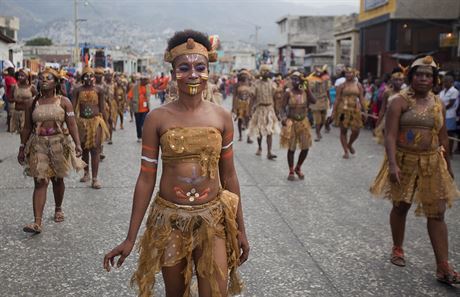 Karnevalové veselí v Port-au-Prince (17. února 2015)