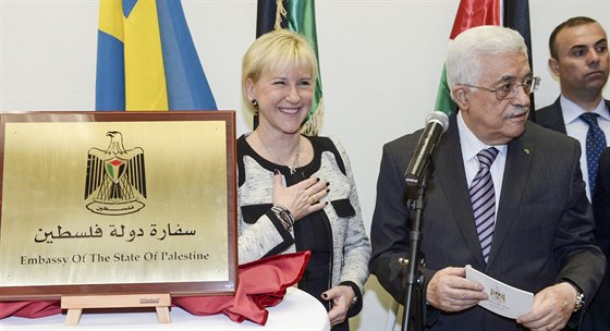 Palestinský vdce Mahmúd Abbás hovoí pi píleitosti otevení velvyslanectví...