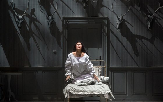 Anna Netrebko jako Jolanta v Metropolitní opeře
