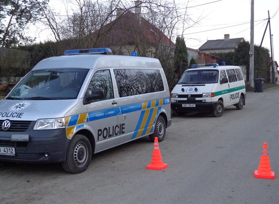 Obyvatelé Slatiny si musí v tchto dnech zvykat na trvalou pítomnost policie,...