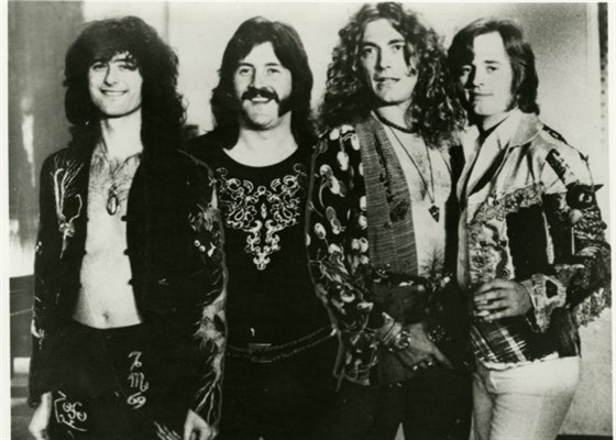 Led Zeppelin v roce 1975