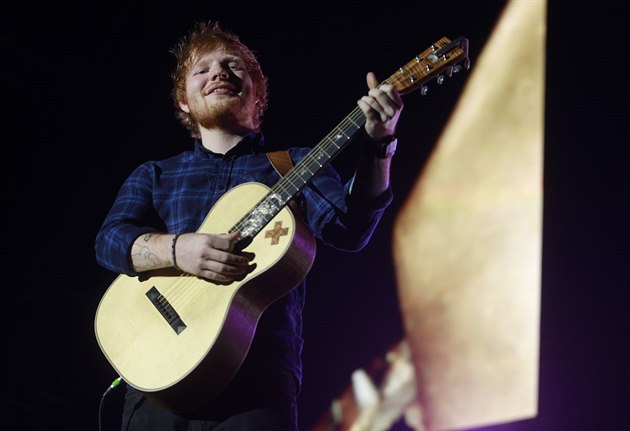 Na letišti v Hradci Králové příští rok zazpívá britská hvězda Ed Sheeran