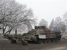 Odminovací vozidlo BMR-1 ukrajinské armády nedaleko vsi Luhanske. Analytik...
