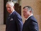 Jordánský král Abdalláh II (vpravo) s britským princem Charlesem (8. února...