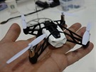 MiniDrone od Parrotu by ml být základem i pro nový vodní dron.