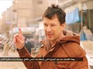 Zajatý britský noviná John Cantlie vystupuje v reportái z Aleppa zveejnné...