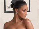 Rihanna pi pedávání hudebních cen Grammy 2015.