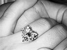Lady Gaga se pochlubila prstenem  ve tvaru srdce v roce 2015 na svatého...