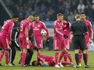 TO BYL FAUL! Daniel Carvajal z Realu Madrid leí na trávníku a jeho spoluhrái...