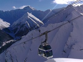 Dvoupatrov jumbo, kter voz lyae ze Samnaun na Alp Trida Sattel