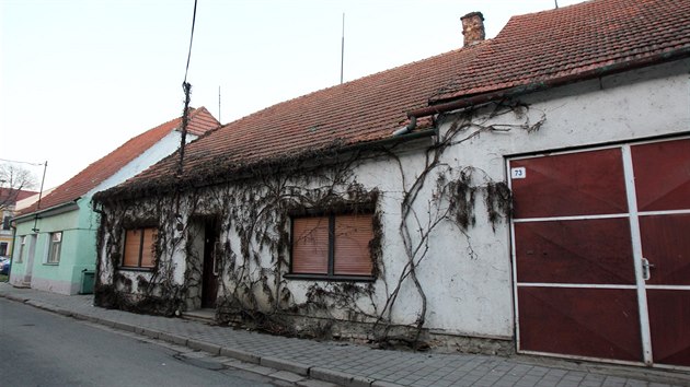 Dm v Dolnch Dunajovicch na Beclavsku, kde policie nalezla lidsk ostatky (13. nora 2015)