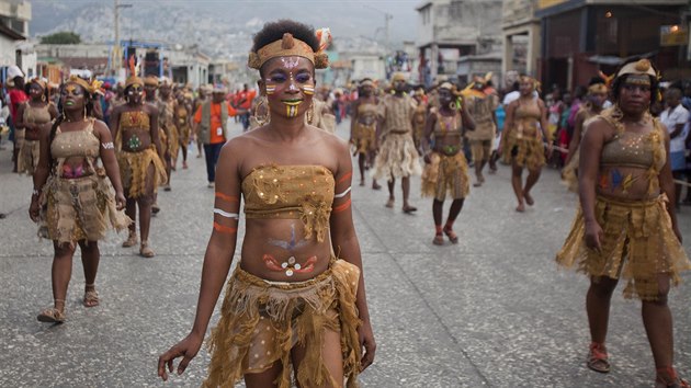 Karnevalov vesel v Port-au-Prince (17. nora 2015)