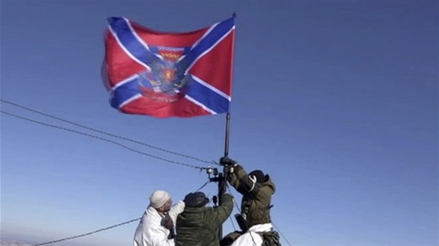 Vztyčení povstalecké vlajky nad Debalceve (18. února 2015)